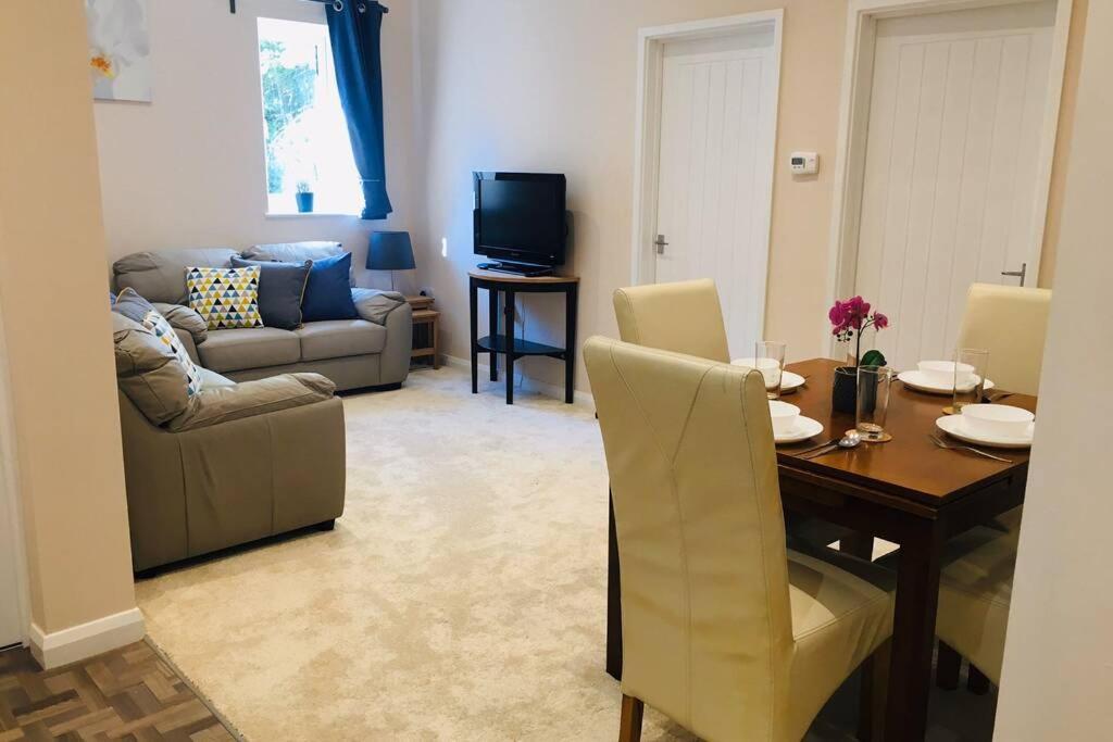 Private 1St Floor Apartment - Perfect For Port Of Dover, Eurotunnel And Short Stays Εξωτερικό φωτογραφία